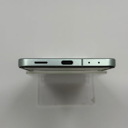 Unlocked Samsung Galaxy Z Flip7 12GB RAM 256GB SM-F766U1 Arctic Silver