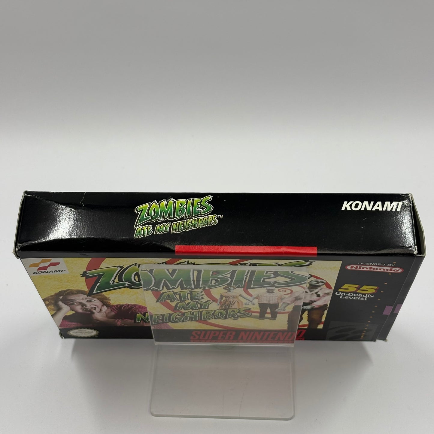 Zombies Ate My Neighbors (Super Nintendo SNES, 1993)