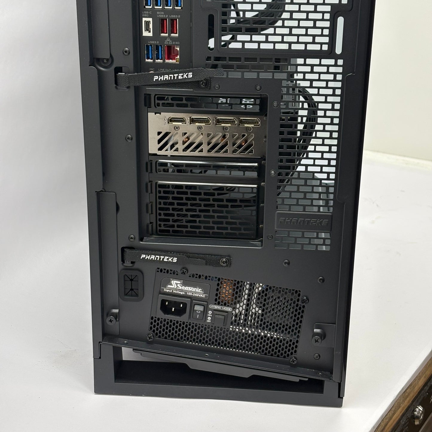 Phanteks Custom PC Ryzen 9 9900X 32GB RAM RTX 4070 Ti Super Liquid Cooling