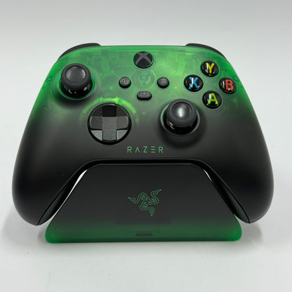 Razer Wireless Controller Quick Charging Stand Xbox Series X|S RZ87-04720400