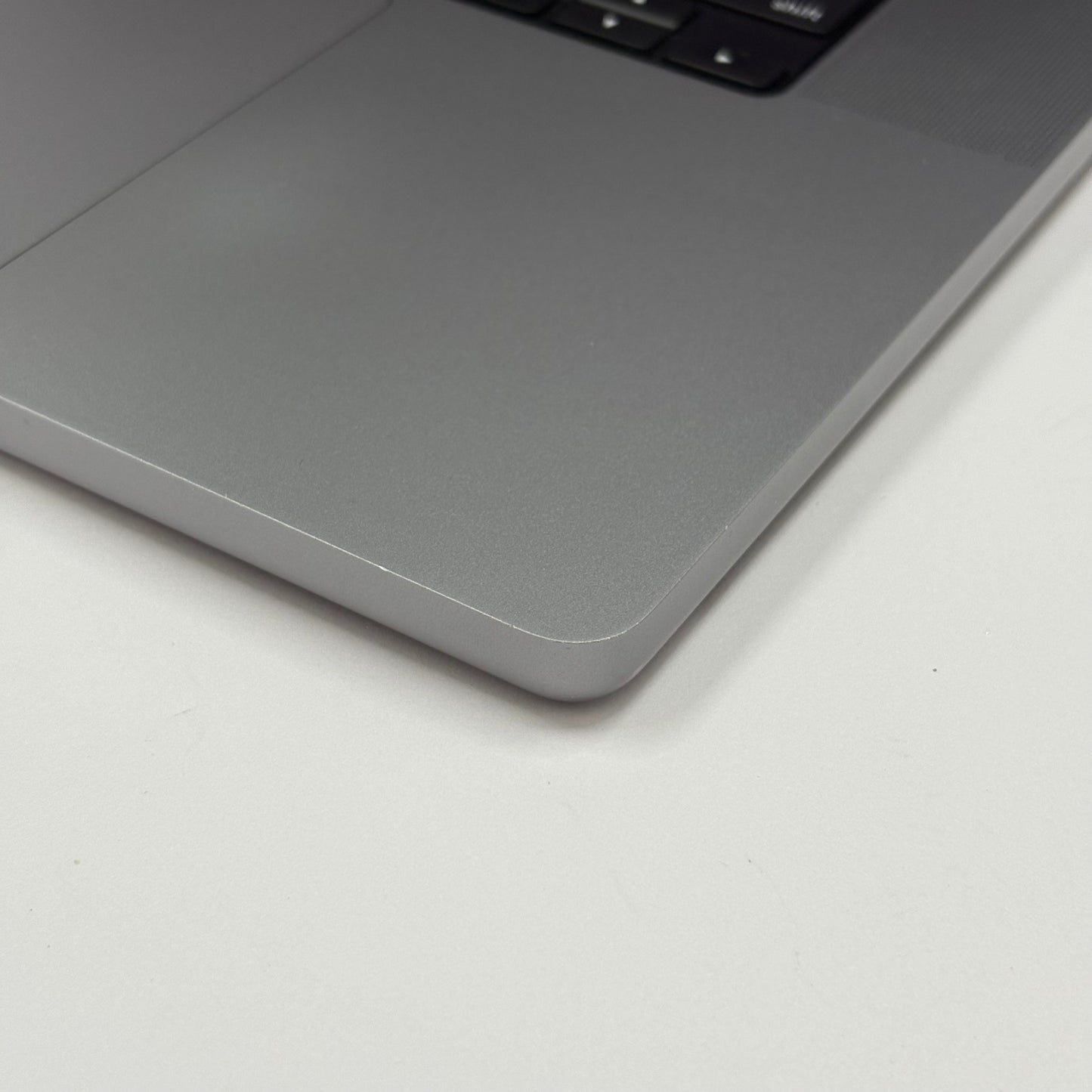 2021 Apple MacBook Pro 16" M1 Pro 16C GPU 3.2GHz 16GB RAM 2TB SSD A2485