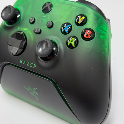 Razer Wireless Controller Quick Charging Stand Xbox Series X|S RZ87-04720400