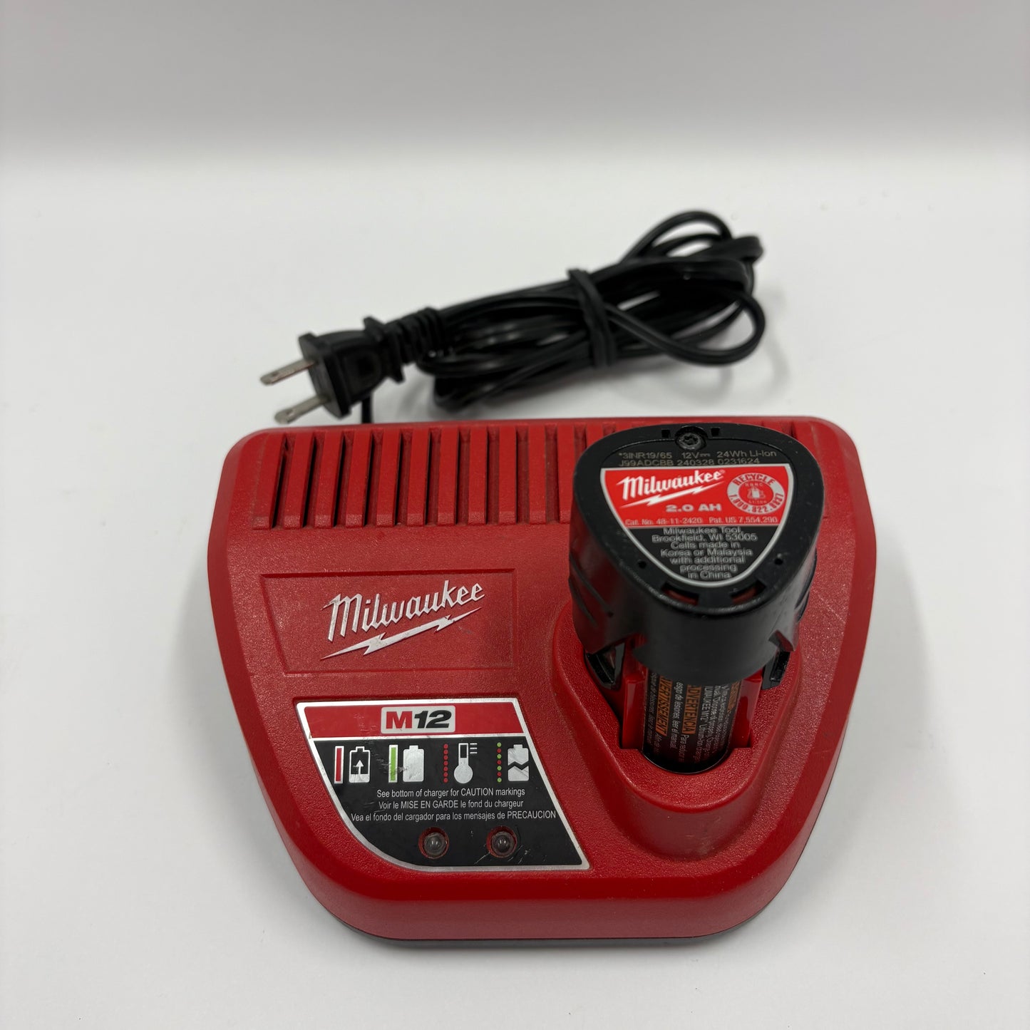 Milwaukee 48-59-2401 M12 M12 Battery Charger  with Battery Pack