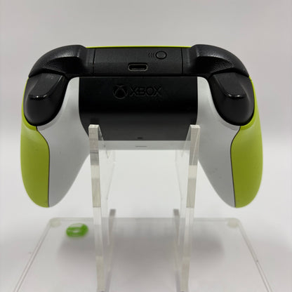 Microsoft Xbox One Wireless Controller Green  1914 Read