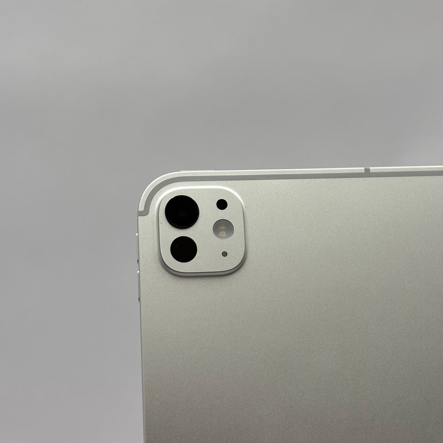 Unlocked Apple iPad Pro 13" M4 1TB Silver MVXX3LL/A Nano Texture