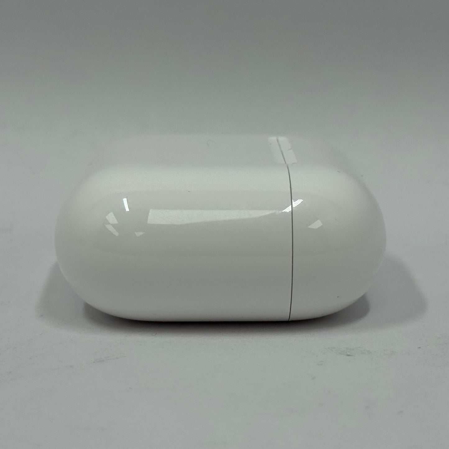 Apple AirPods 4th Gen with Charging Case A3053 A3050 A3058 MXP63LL/A