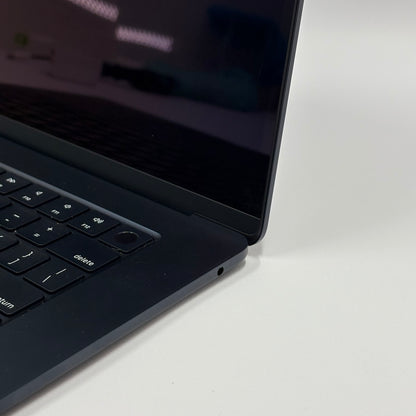 2024 Apple MacBook Air 15" M3 10C GPU 4.0GHz 8GB RAM 512GB SSD A3114