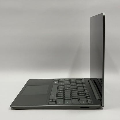 Microsoft Surface Go 2 2013 12.4" i5-1135G7 2.4GHz 8GB RAM 128GB SSD