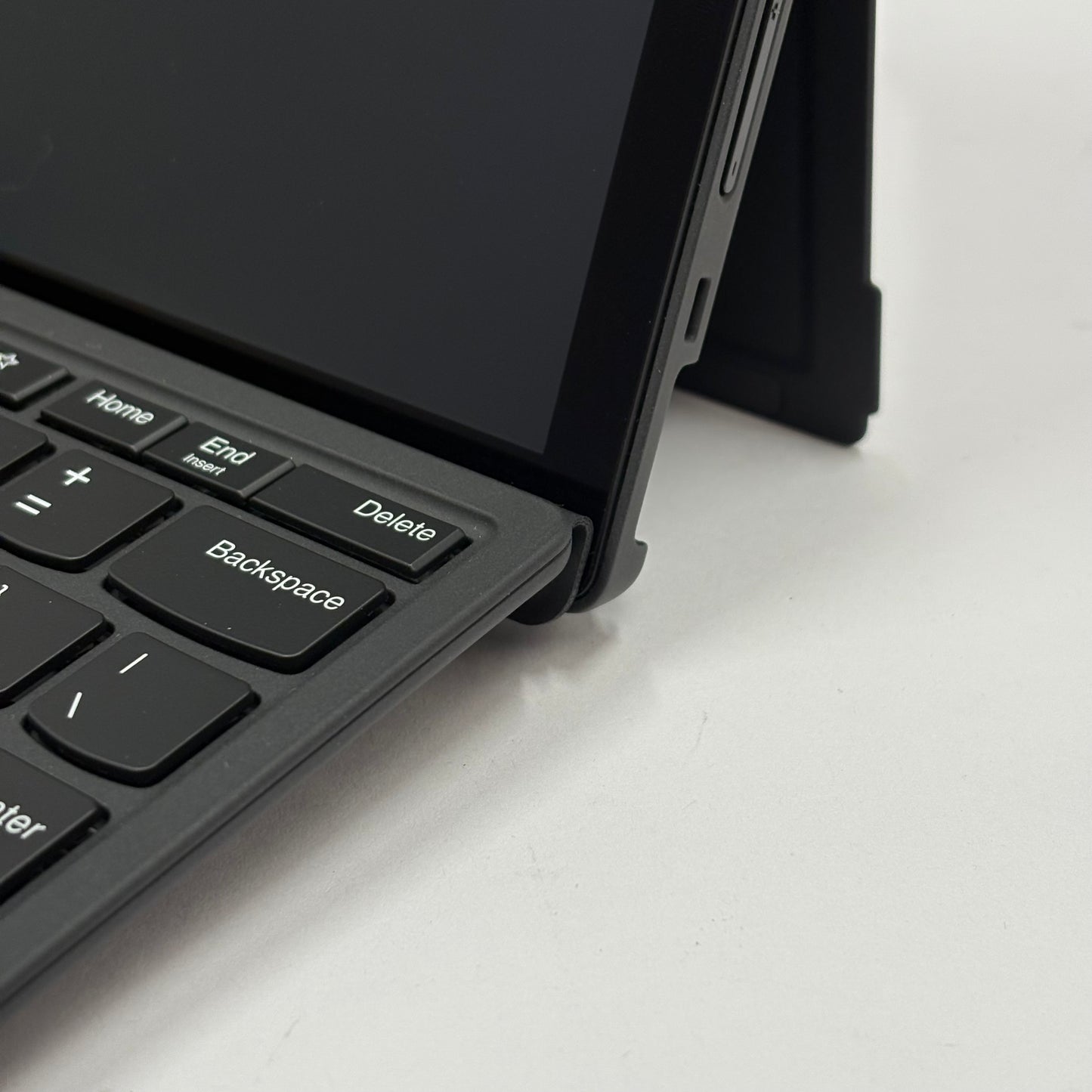 Lenovo ThinkPad X12 Detachable Gen 2 12.3" Core Ultra 5 134U 16GB RAM 256GB SSD