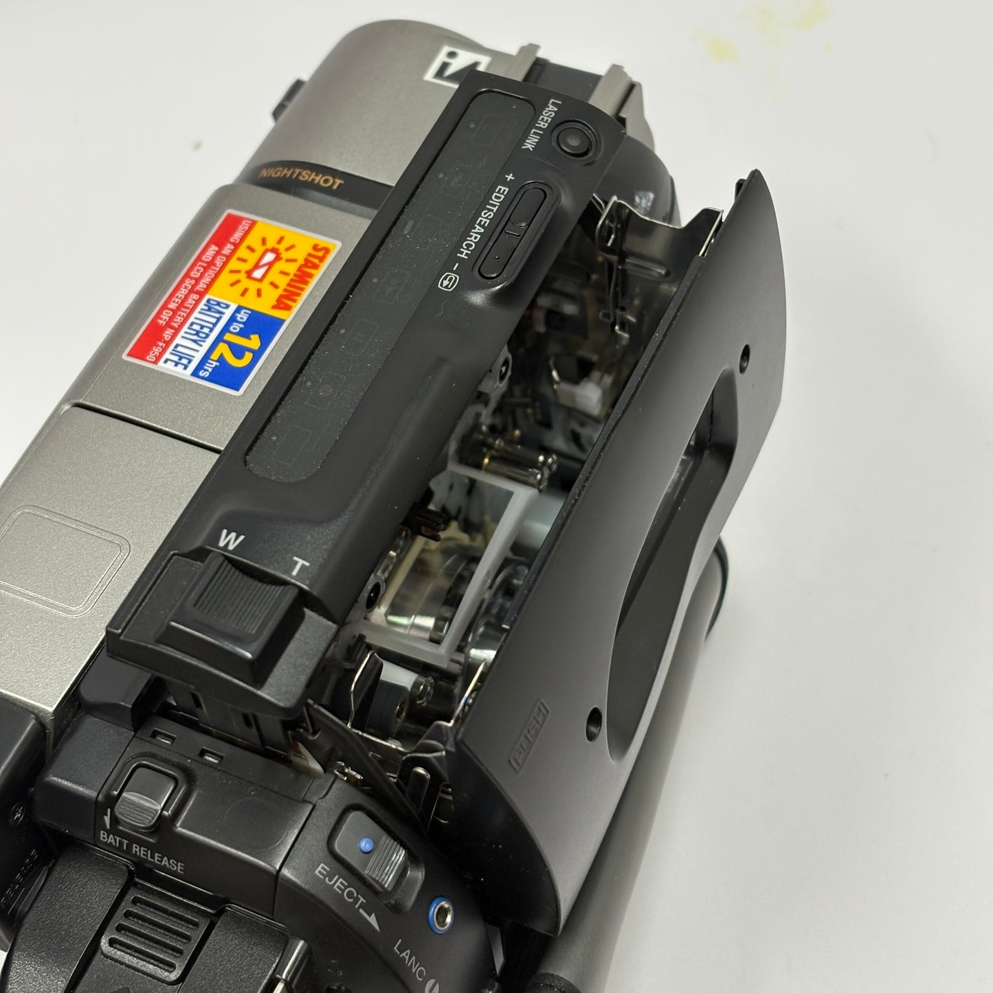 Sony Handycam Vision Cassette Video Camcorder CCD-TRV65 Camera Only