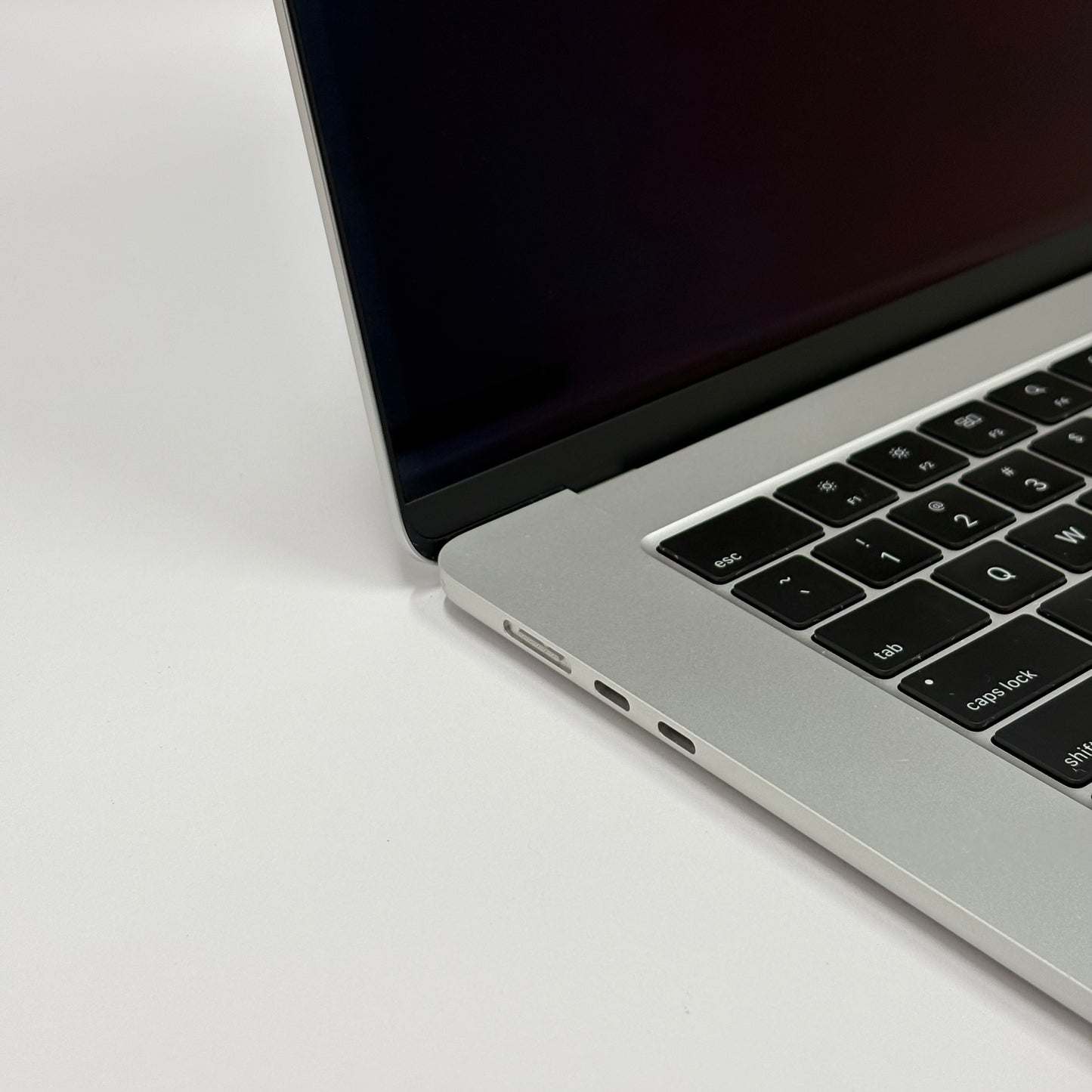 2024 Apple MacBook Air 15" M3 4.0GHz 8GB RAM 512GB SSD Silver A3114