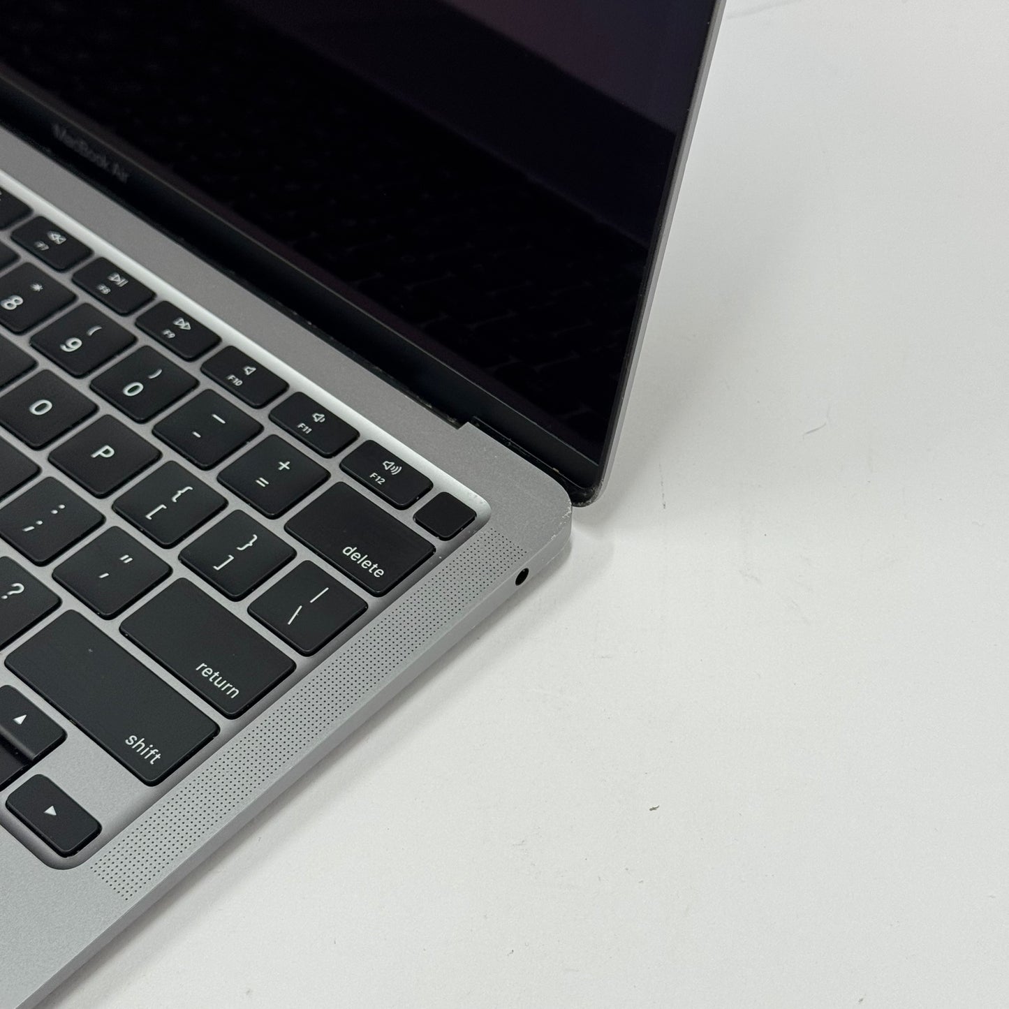 2020 Apple MacBook Air 13.3" M1 7C GPU 3.2GHz 8GB RAM 256GB SSD MGN63LL/A