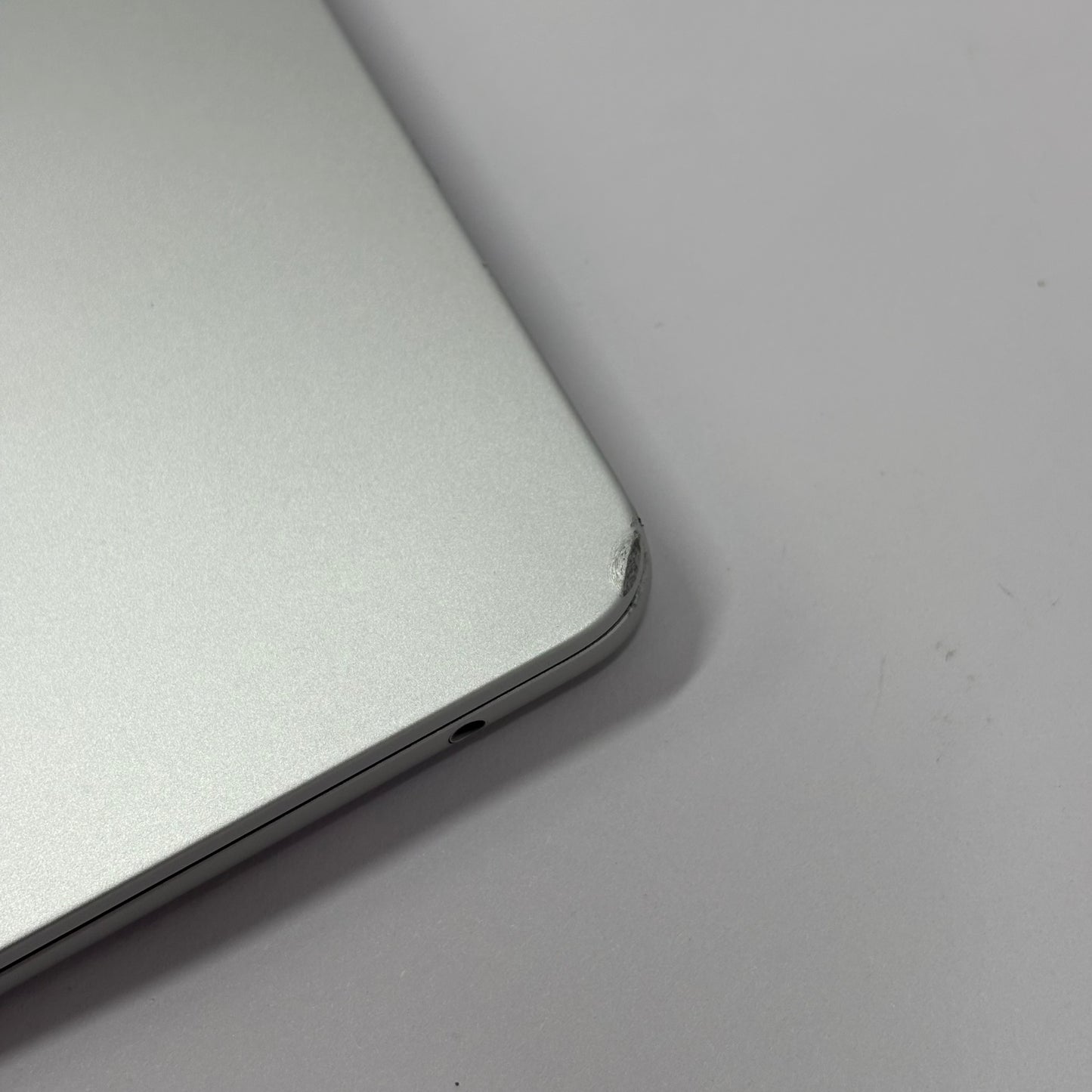 2024 Apple MacBook Air 15" M3 4.0GHz 8GB RAM 512GB SSD Silver A3114