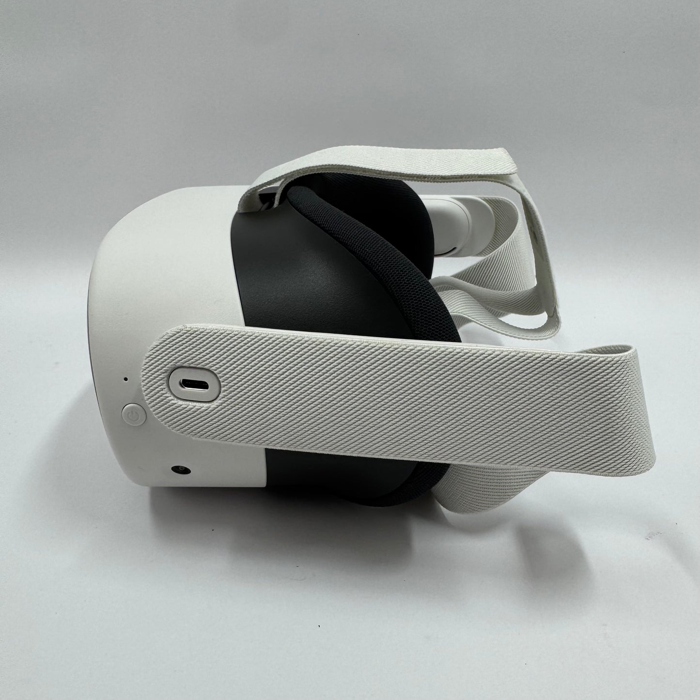 Meta Quest 3S 128GB Standalone All-in-One VR Headset P97