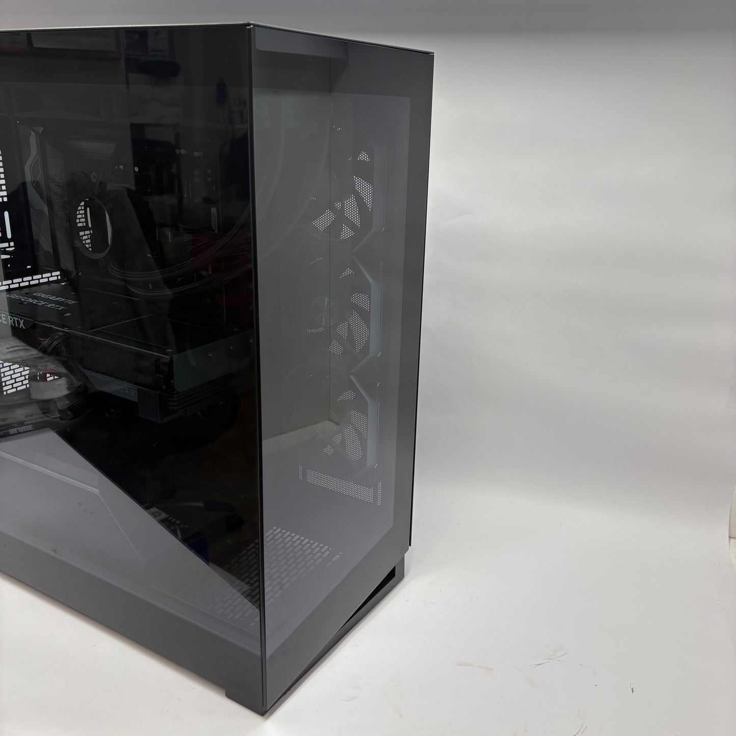 Phanteks Custom PC Ryzen 9 9900X 32GB RAM RTX 4070 Ti Super Liquid Cooling