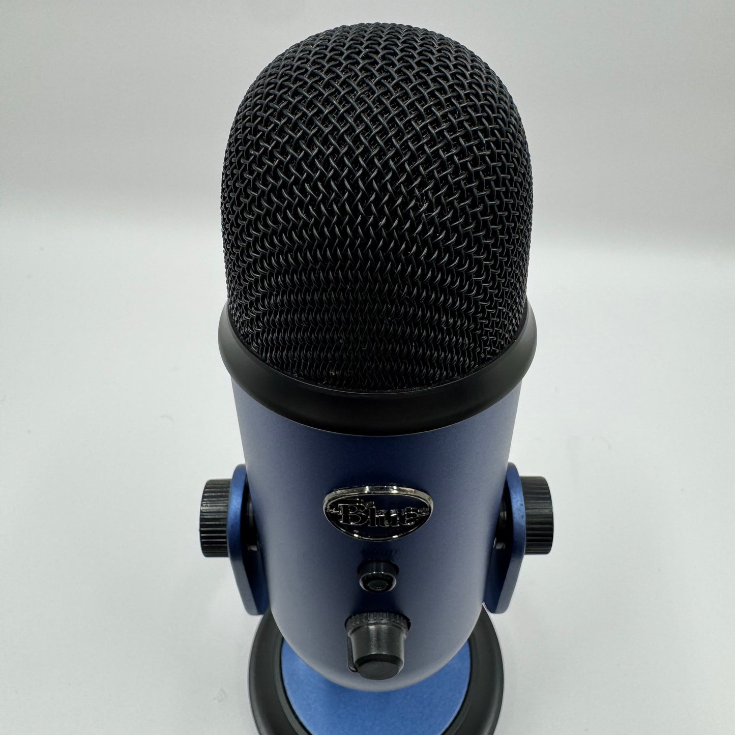 Logitech Blue Yeti Professional Multi-Pattern USB Condenser Microphone