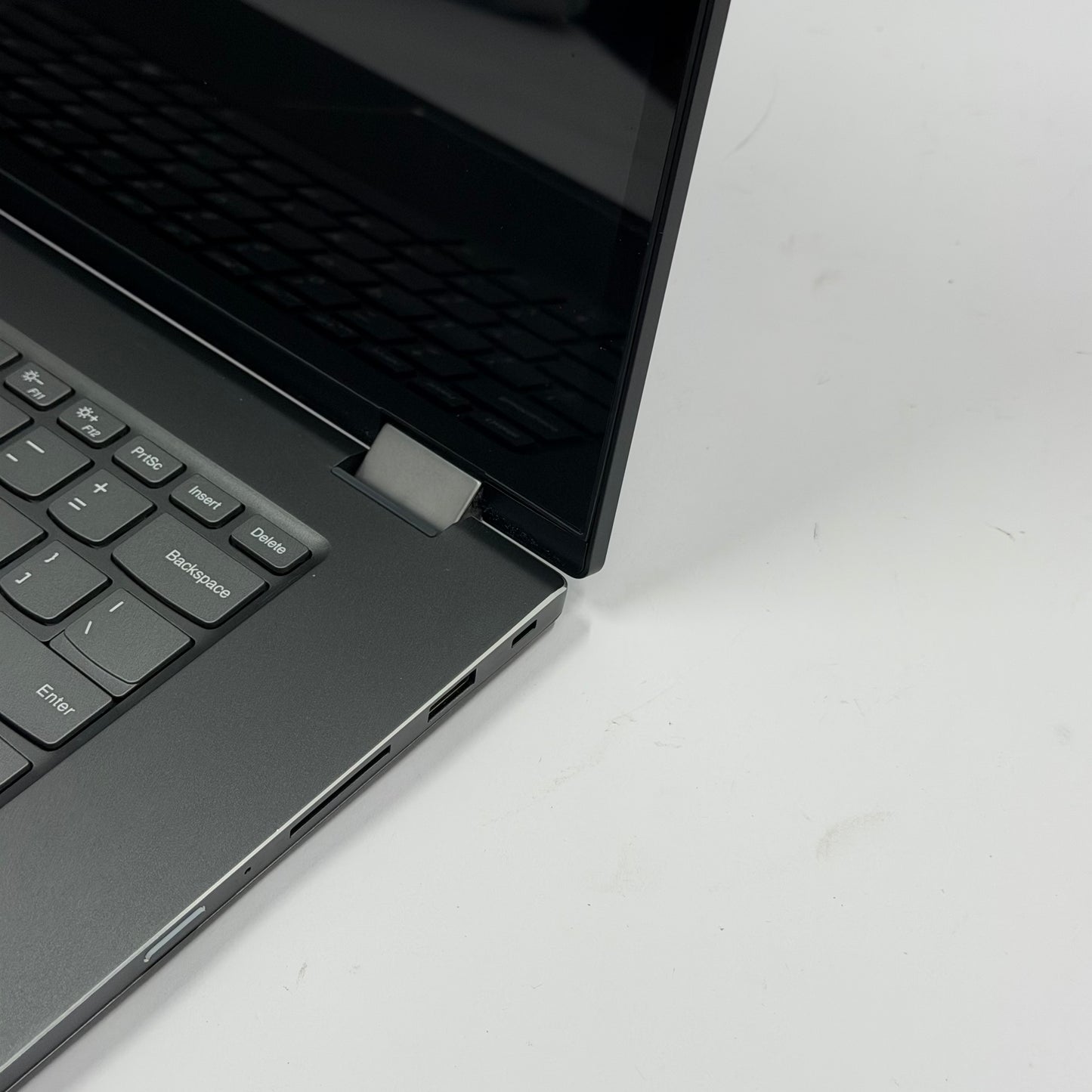 Lenovo IdeaPad Flex 5-1570 15.6" i7-8550U 1.8GHz 16GB RAM 512GB SSD GeForce 940MX