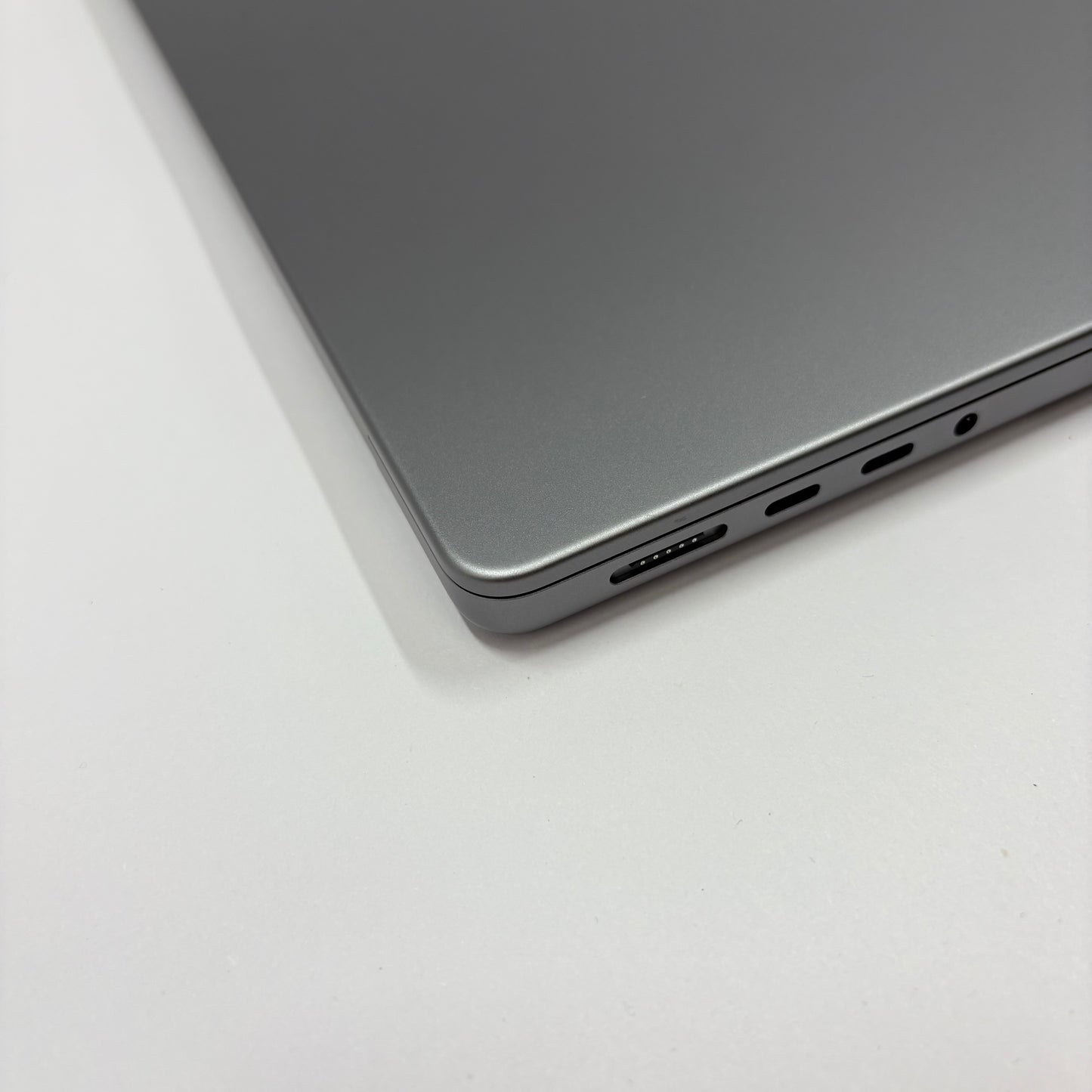 2023 Apple MacBook Pro 14" M3 10C GPU 4.0GHz 8GB RAM 512GB SSD A2918