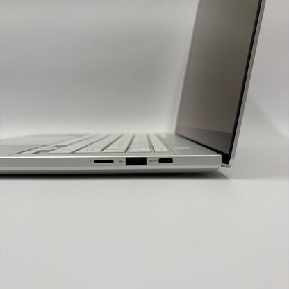 Asus ROG Zephyrus GA403U 14" Ryzen 9 8945HS 16GB RAM 1TB SSD RTX 4060