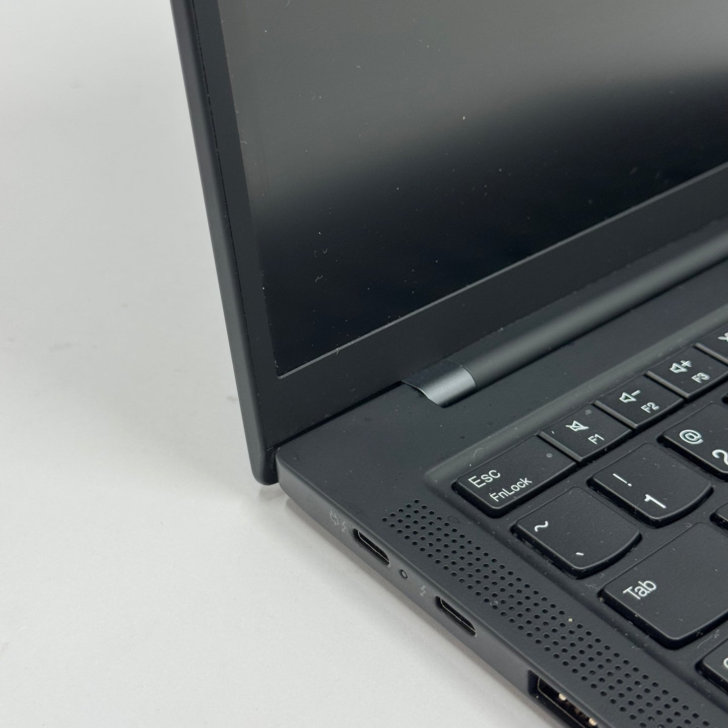 Lenovo ThinkPad X1 Carbon Gen 9 20XW003EUS 14" i5-1135G7 8GB RAM 256GB SSD