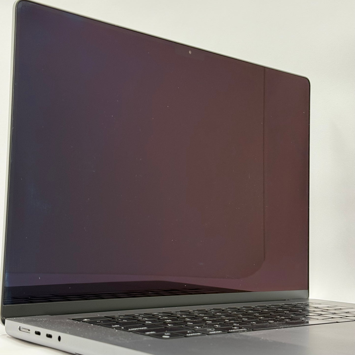 2021 Apple MacBook Pro 16" M1 Pro 16C GPU 3.2GHz 16GB RAM 2TB SSD A2485