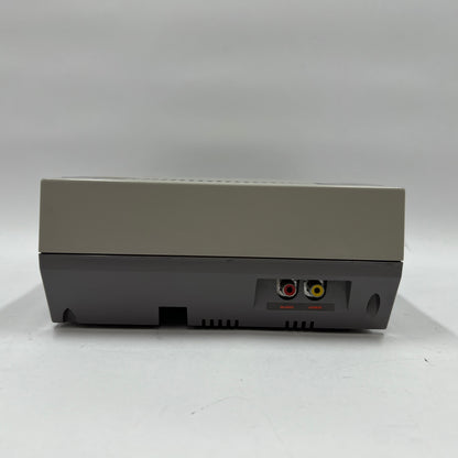 Nintendo Entertainment System NES Video Game Console NES-001 Bundle