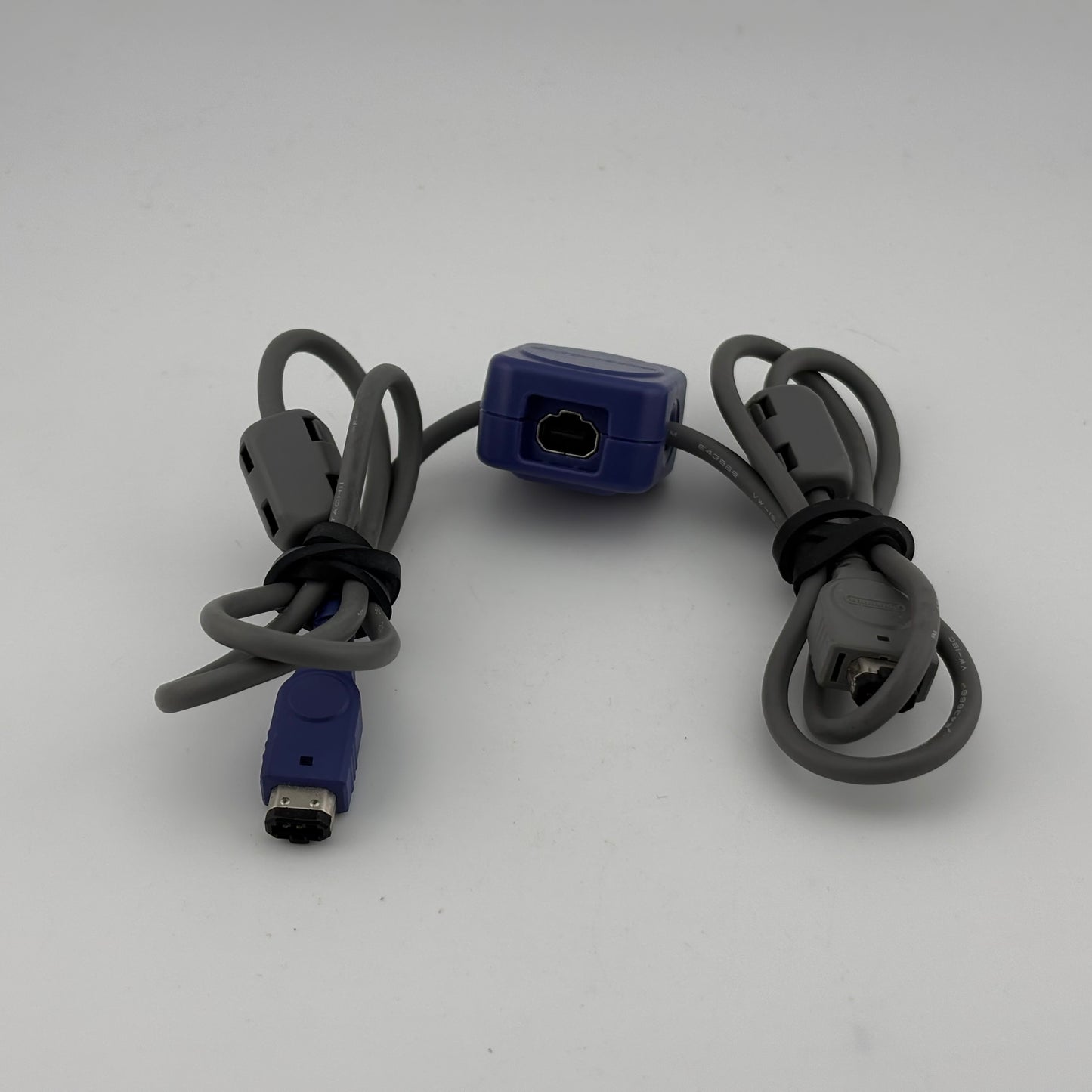 Nintendo GameBoy Advance Link Cable Multiplayer Purple AGB-005