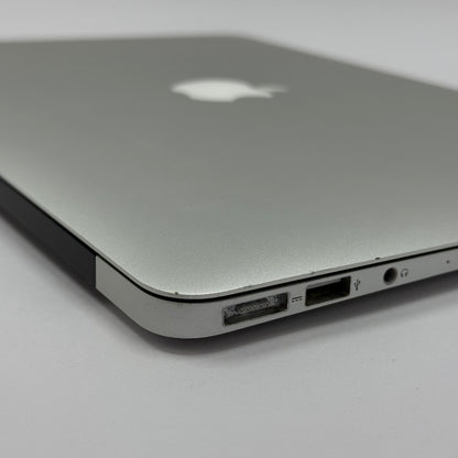 2017 Apple MacBook Air 13.3" i5 1.8GHz 8GB RAM 128GB SSD Silver A1466