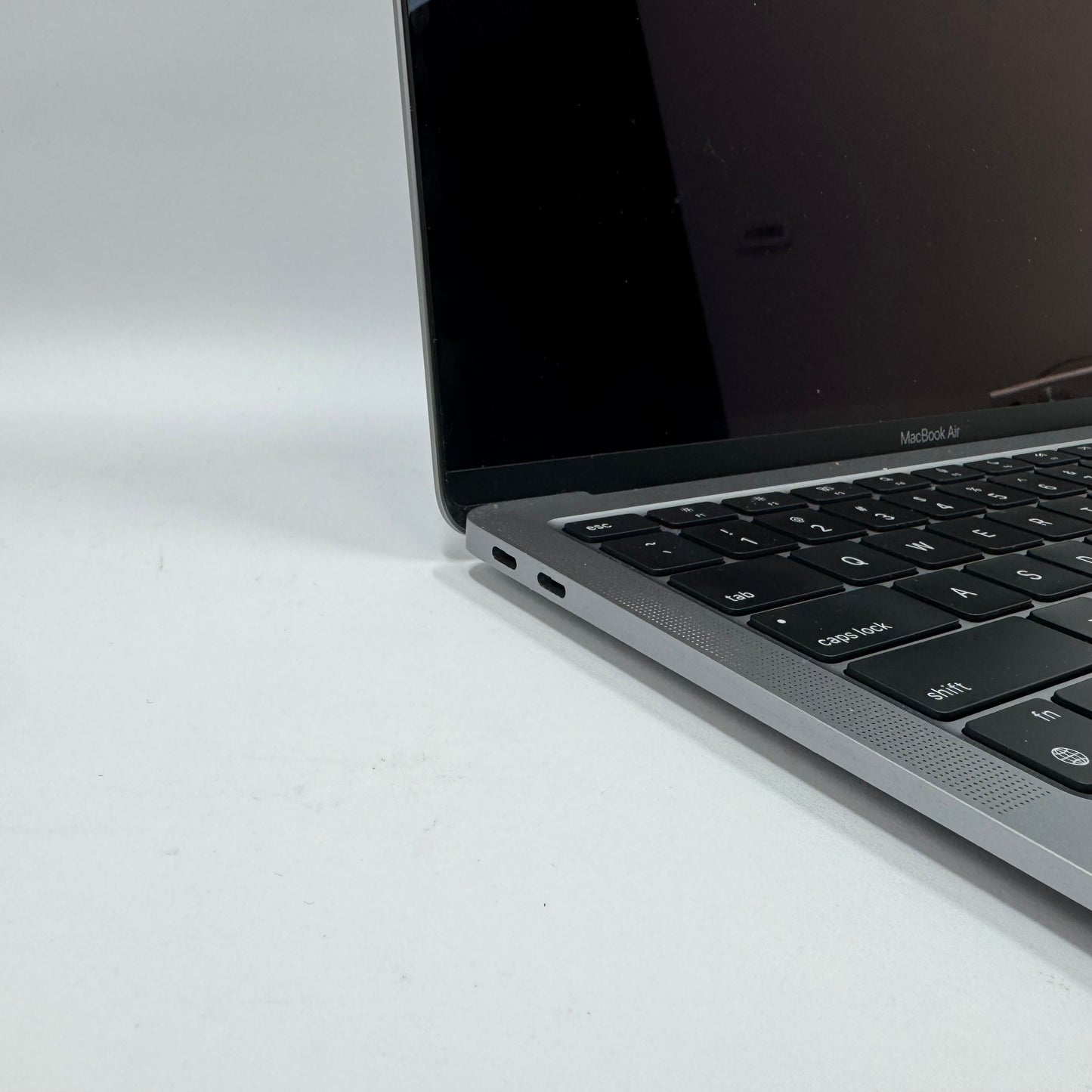 2020 Apple MacBook Air 13.3" M1 7C GPU 3.2GHz 8GB RAM 256GB SSD A2337