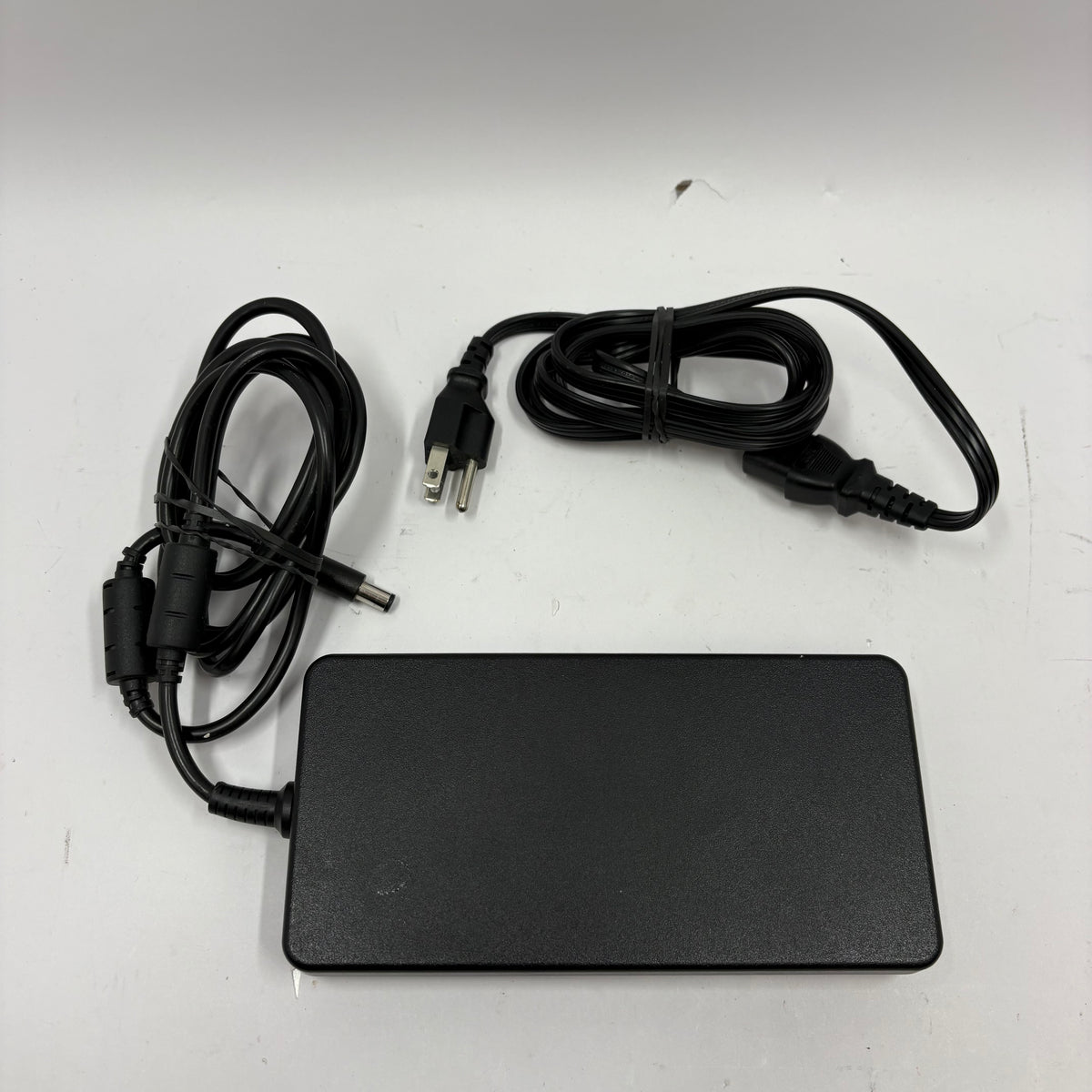 Alienware 17 R4 17.3" i7-7700HQ 16GB RAM 128GB SSD 1TB HDD GeForce GTX 1070