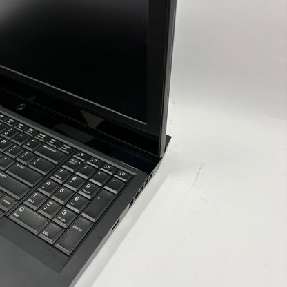 Alienware 17 R4 17.3" i7-7700HQ 16GB RAM 128GB SSD 1TB HDD GeForce GTX 1070