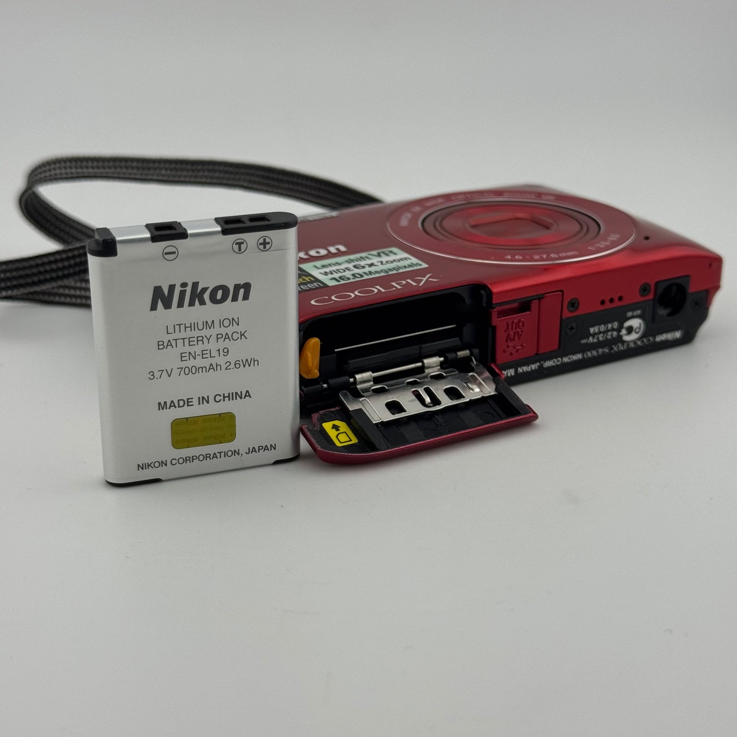 Nikon COOLPIX S4300 16.0MP Digital Point And Shoot Camera