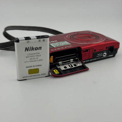 Nikon COOLPIX S4300 16.0MP Digital Point And Shoot Camera