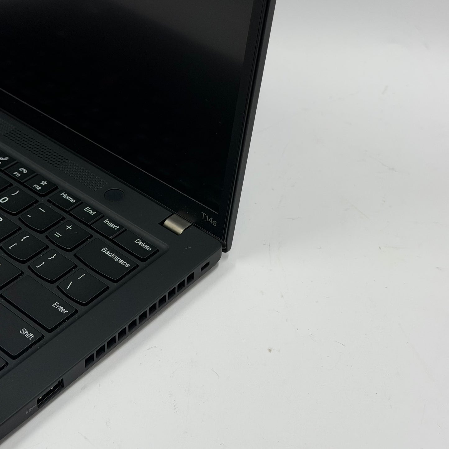 Lenovo ThinkPad T14s Gen 4 14" Ryzen 7 Pro 7840U 3.3GHz 16GB RAM 512GB SSD