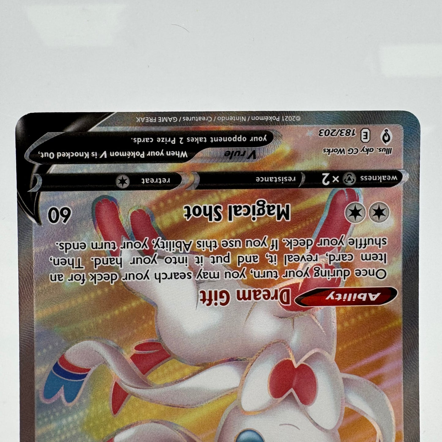 Pokémon TCG Evolving Skies Sylveon V #183 Holo English NM
