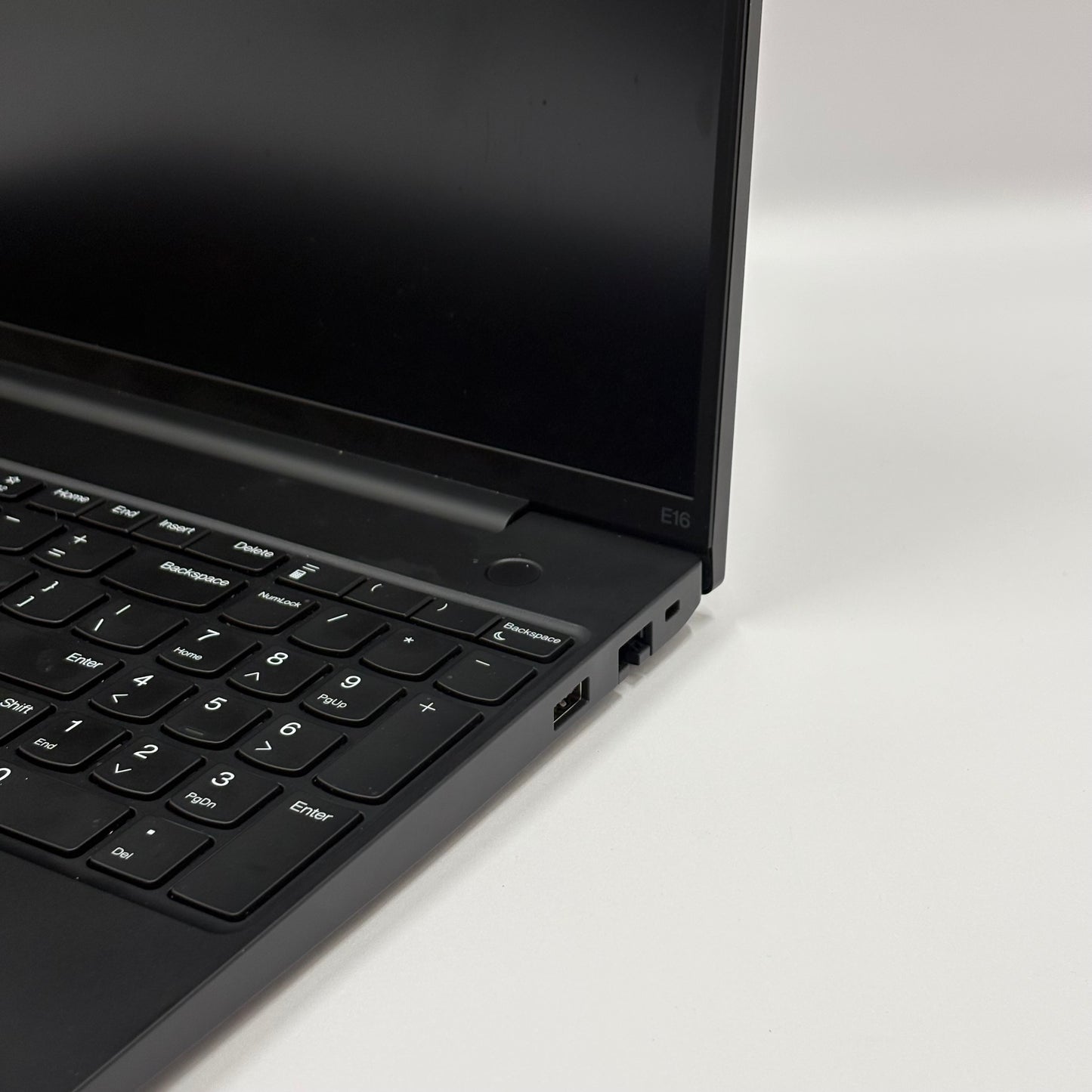 Lenovo ThinkPad E16 Gen 2 16" Ryzen 7 7735HS  3.2GHz 16GB RAM 2TB SSD