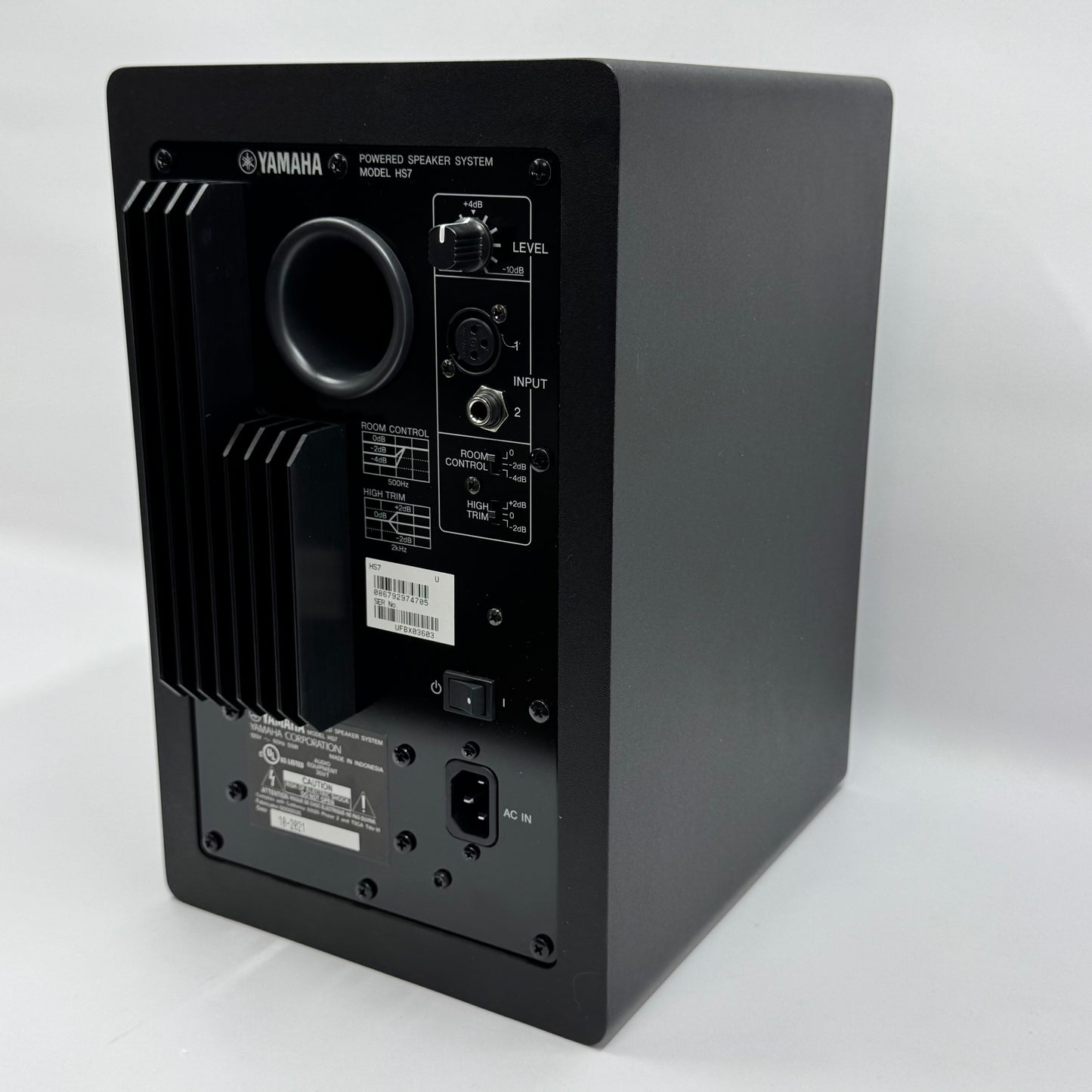 Yamaha HS7 Powered Studio Monitor Black ZC98680 Single Speaker