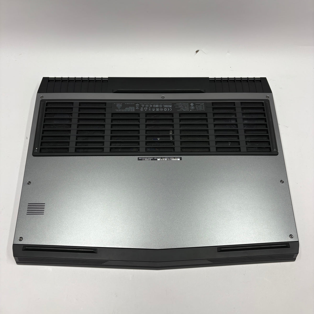Alienware 17 R4 17.3" i7-7700HQ 16GB RAM 128GB SSD 1TB HDD GeForce GTX 1070