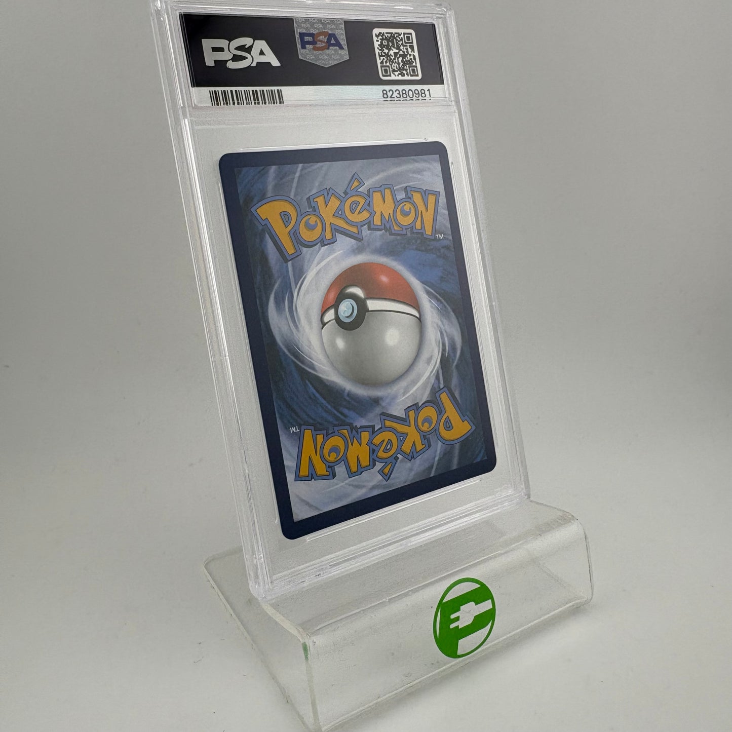 Pokémon TCG Sword & Shield - Silver Tempest Skuntank V #181 English PSA 9