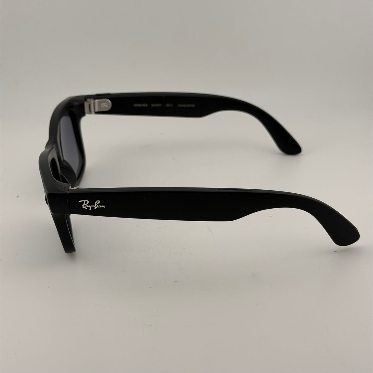 Ray-Ban Meta Wayfarer Gen 2 Matte Black Polarized RW4012 AI Smart Glasses