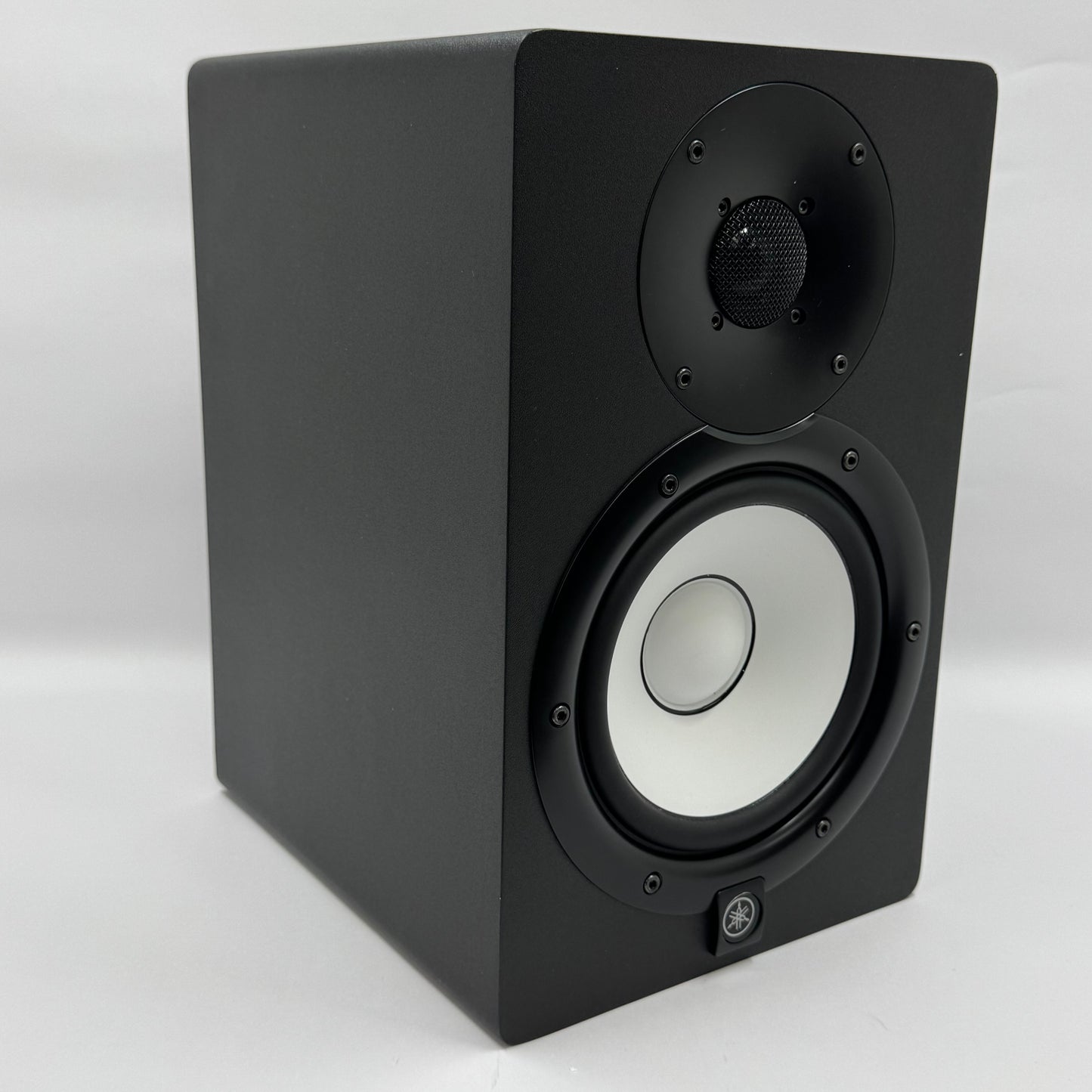 Yamaha HS7 Powered Studio Monitor Black ZC98680 Single Speaker