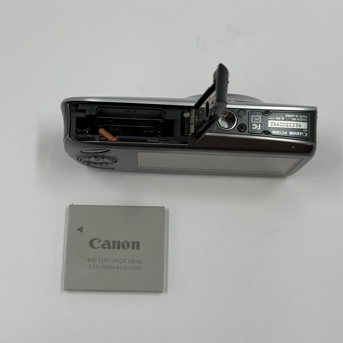 Canon PowerShot SD960 IS 12.1MP Digital ELPH