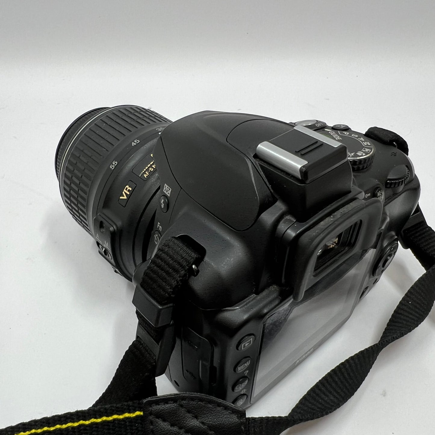 Nikon D3000 10.2MP Digital SLR DSLR Camera 3713 Shutter Count