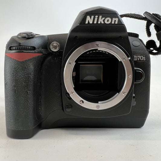 Nikon D70s 6MP DSLR Camera