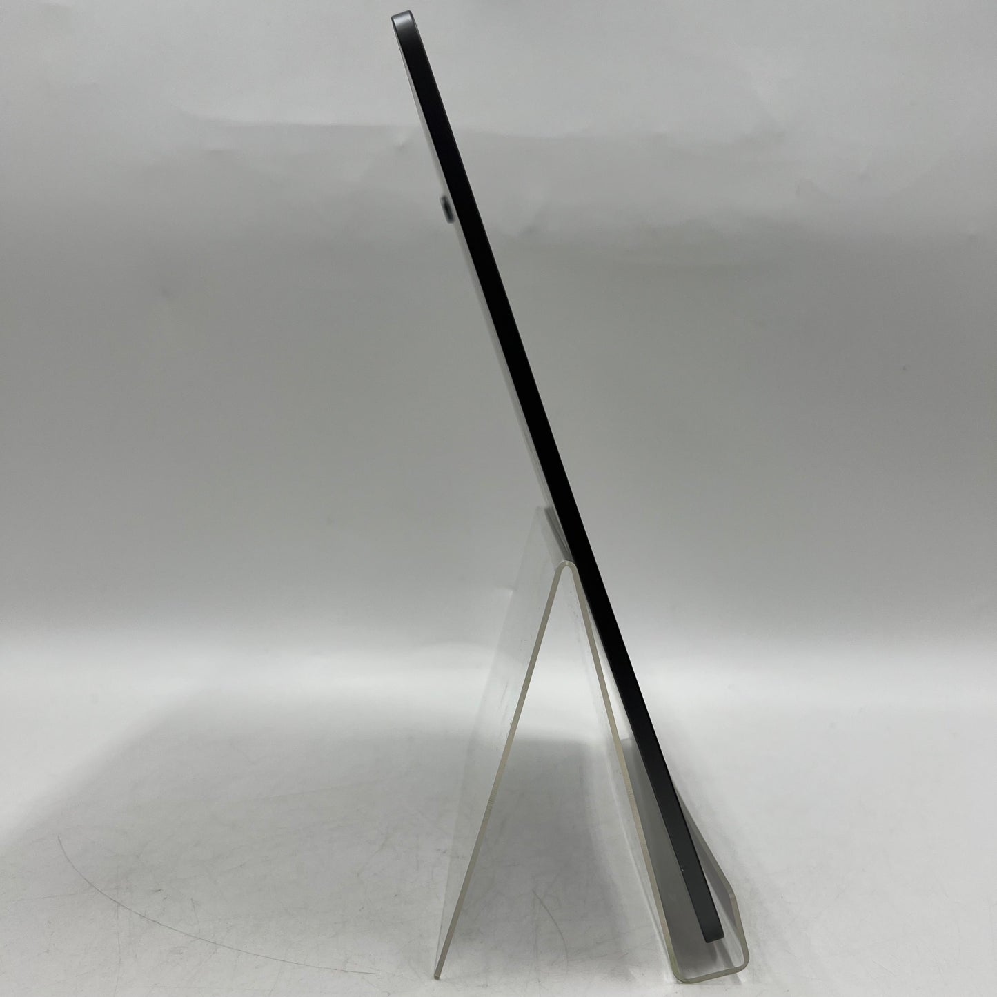 WiFi Only Apple iPad Pro 12.9" 3rd Gen 64GB 17.5.1 SPACE GRAY MTEL2LL/A