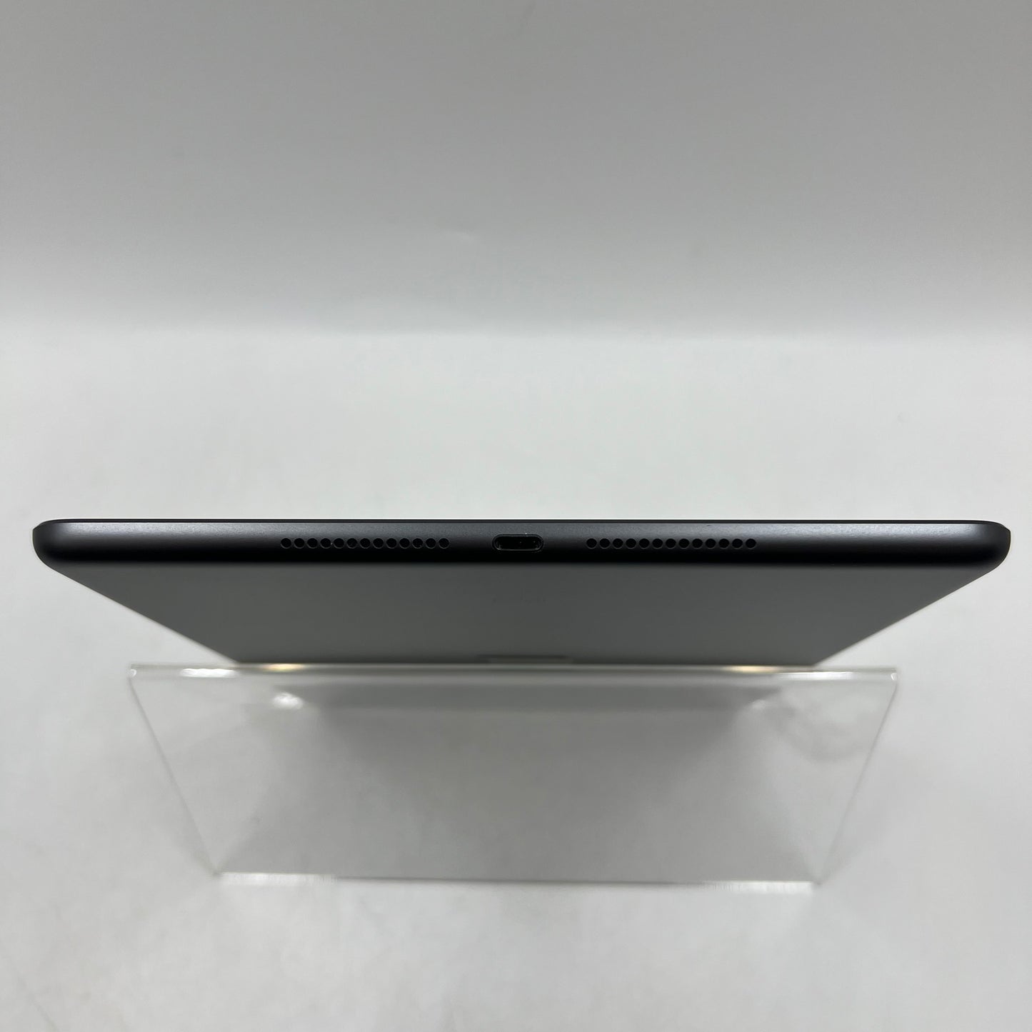 WiFi Only Apple iPad 9th Gen 64GB 18.3.2 Space Gray MK2K3LL/A